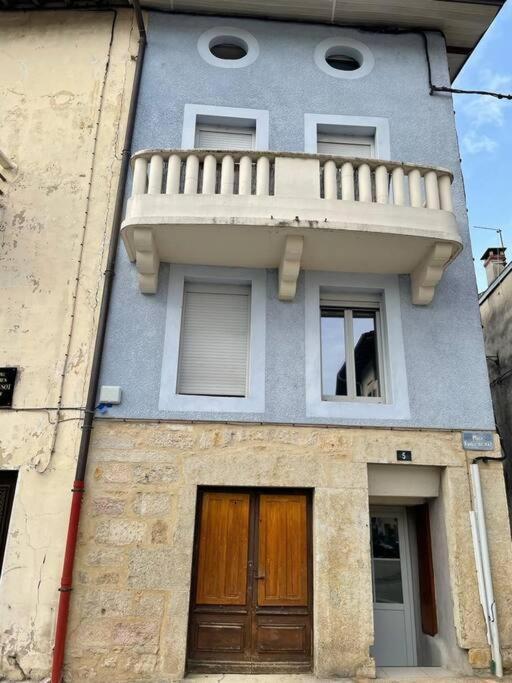 Appartement Sur La Place De Poncin Extérieur photo
